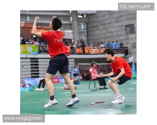 西安羽毛球队耐力训练揭秘:如何在赛场上展现卓越实力 西安羽毛球队耐力训练揭秘:如何在赛场上展现卓越实力