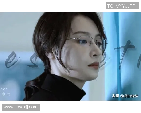 足球明星美女转场视频揭秘她们的华丽转身与精彩瞬间 足球明星美女转场视频揭秘她们的华丽转身与精彩瞬间